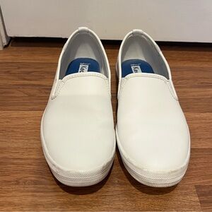 NEW Women’s White Leather Slip On Keds White Size 9